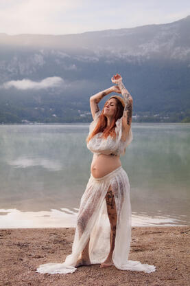 studio capaya photographe grossesse maternité bébé nouveau-né naissance Lyon Chambéry Grenoble Annecy Aix les bains Bourgoin Villefontaine Belley studio capaya photographe grossesse maternité bébé nouveau-né naissance Lyon Chambéry Grenoble Annecy Aix les bains Bourgoin Villefontaine Belley